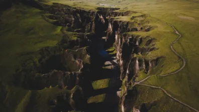 Fjaðrárgljúfur Canyon