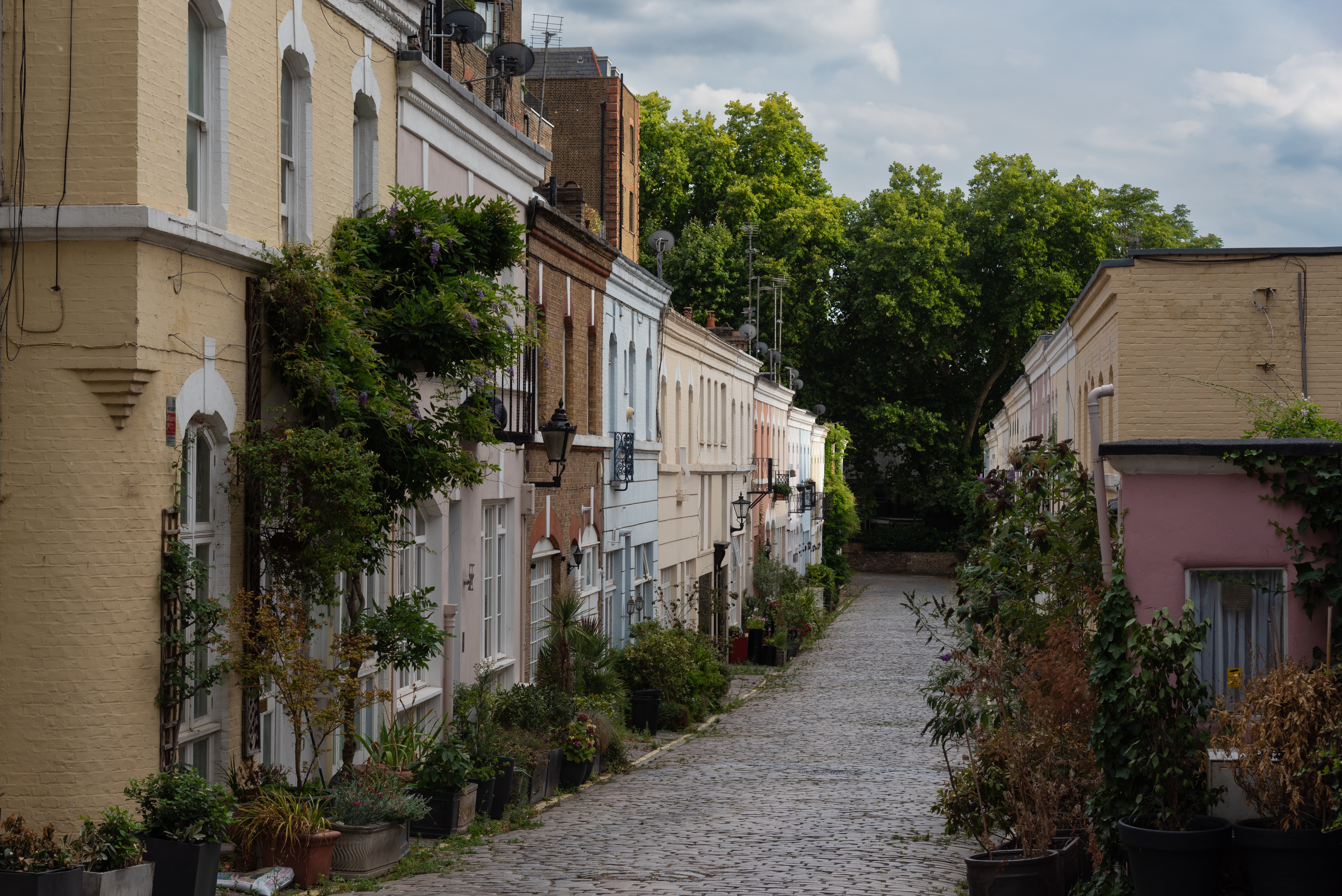 Ennismore Gardens Mews